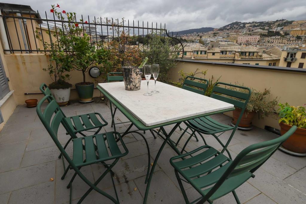 Altido Apt For 3 With Rooftop Balcony And Lovely Cityview Genua Buitenkant foto